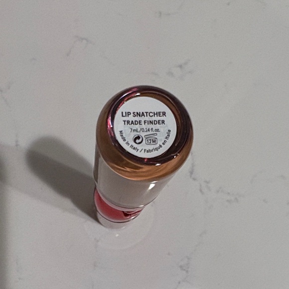 One Size Lip Snatcher - Picture 8 of 10